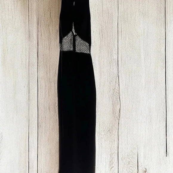 Sean Collection Black Full-Length Formal Dress - Size Medium (C6) - Picture 9 of 11